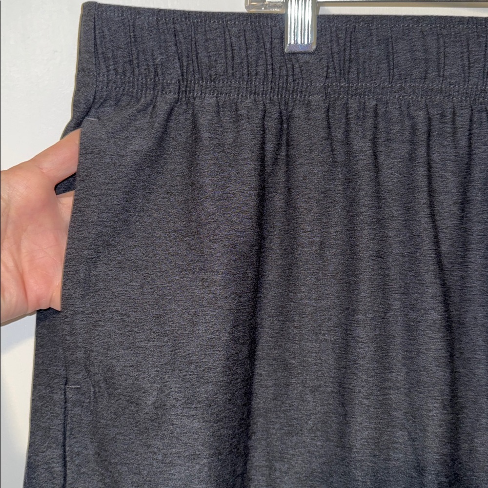 Old Navy Cloud Motion Shorts High Waisted 3” Inseam Charcoal Gray Women’s XXL 2X - Picture 4 of 9